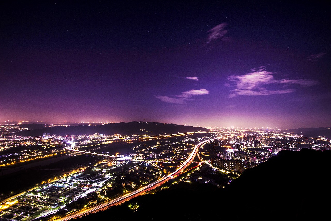 night view kite hill the three gorges free photo