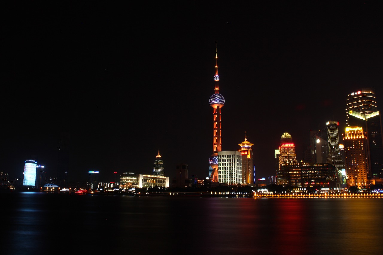 night view shanghai the bund free photo