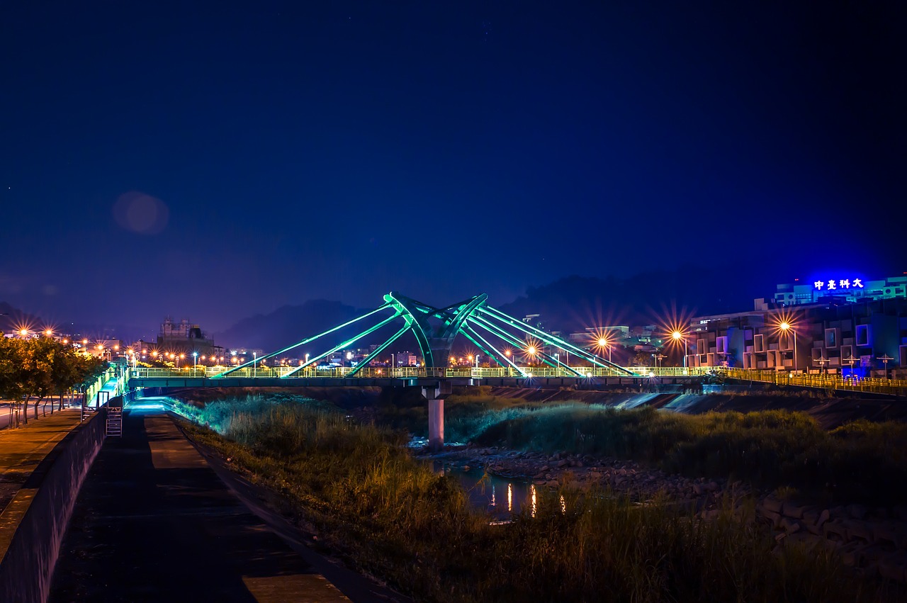 night view bridge shadow free photo