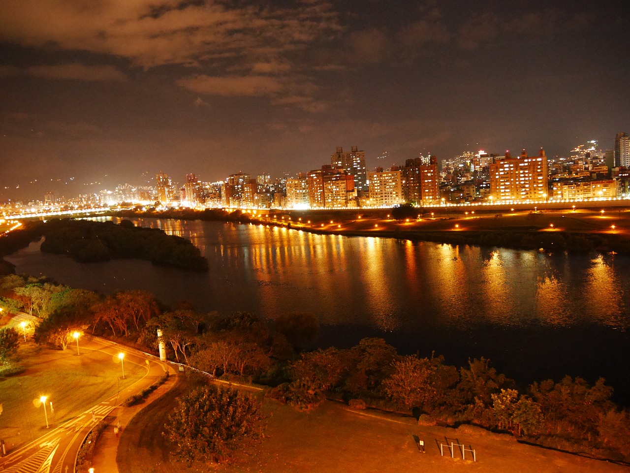 night view river banks 燈 free photo