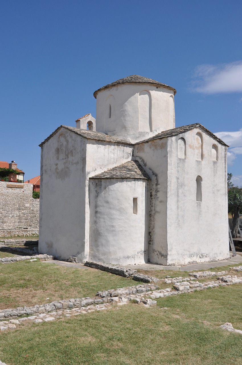 nin  croatia  church free photo