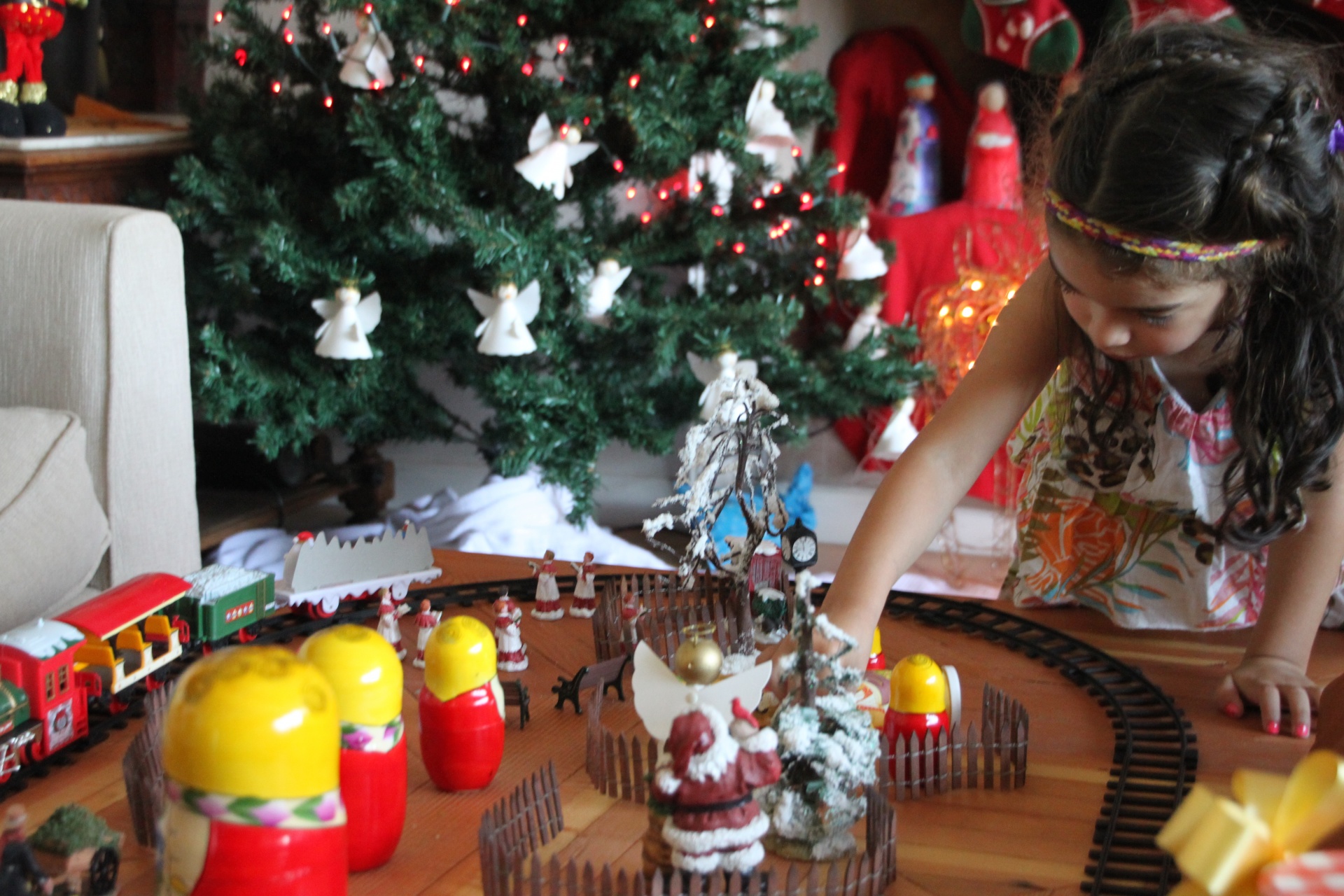 girl christmas christmas train free photo