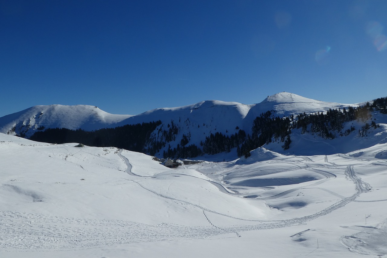 nistos  pyrénées  mountain free photo