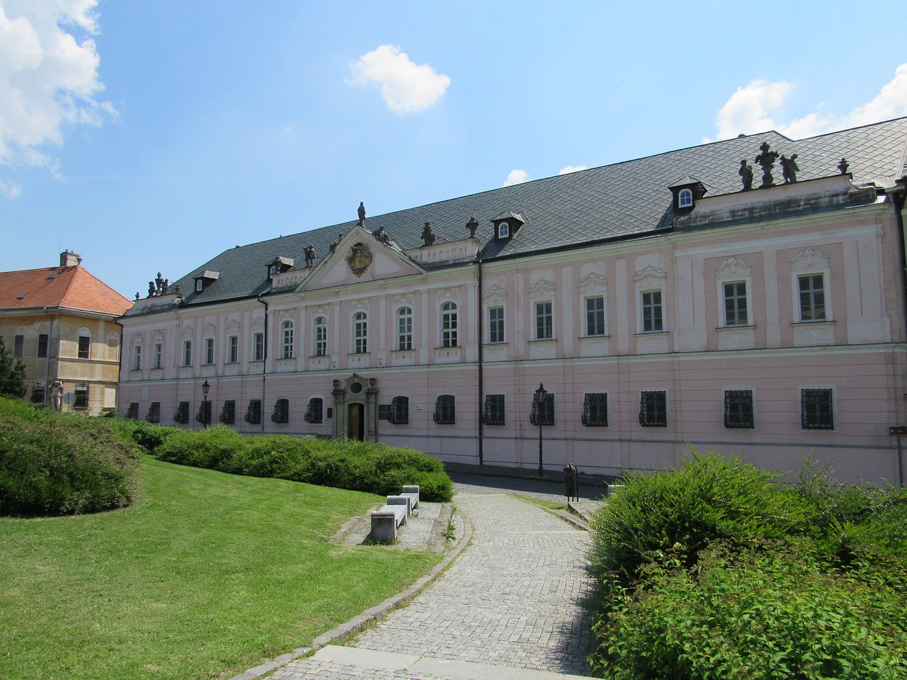 nitrify slovakia palace free photo