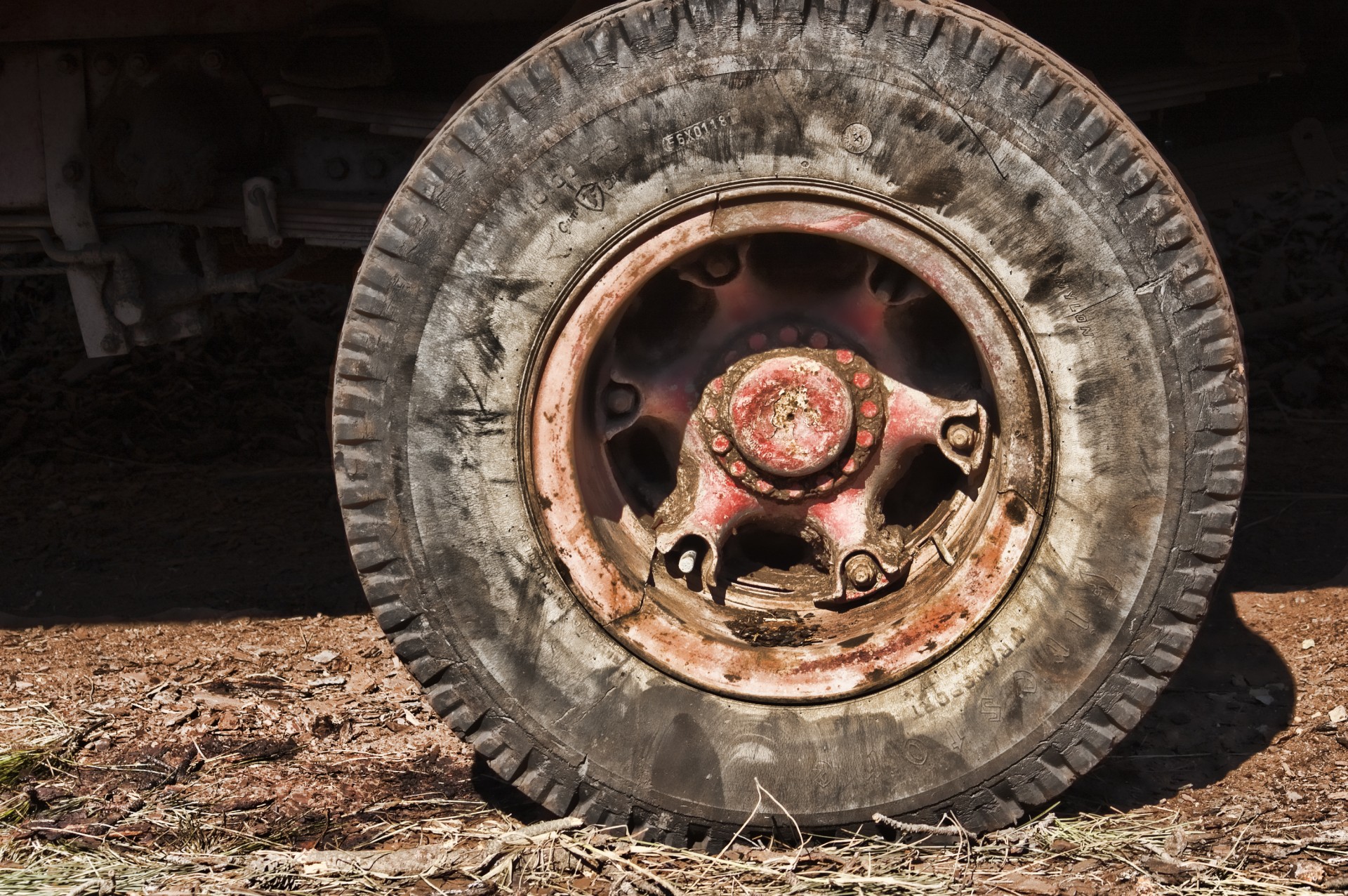 tire wheel land free photo