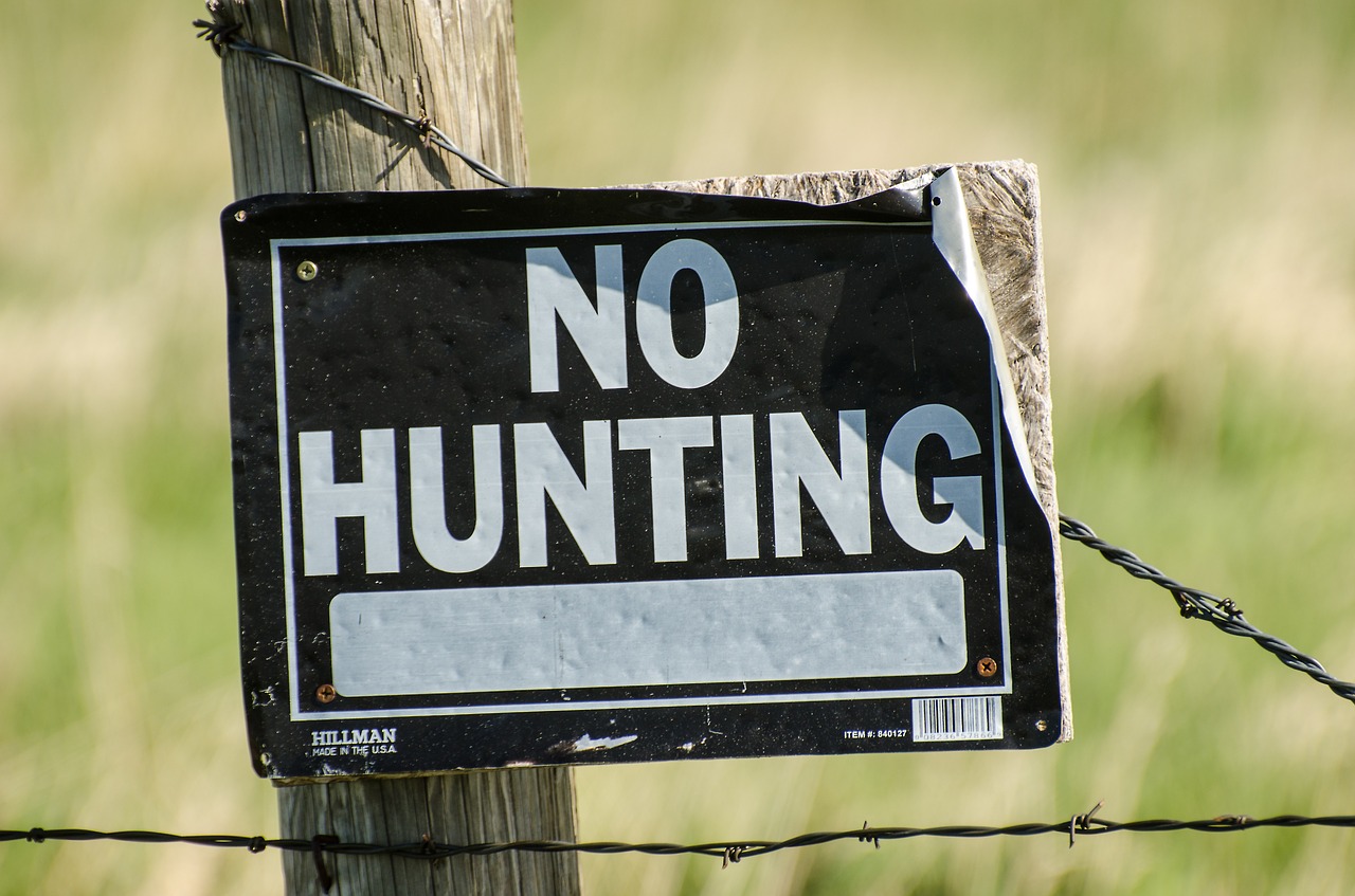 no hunting sign no hunting fence free photo