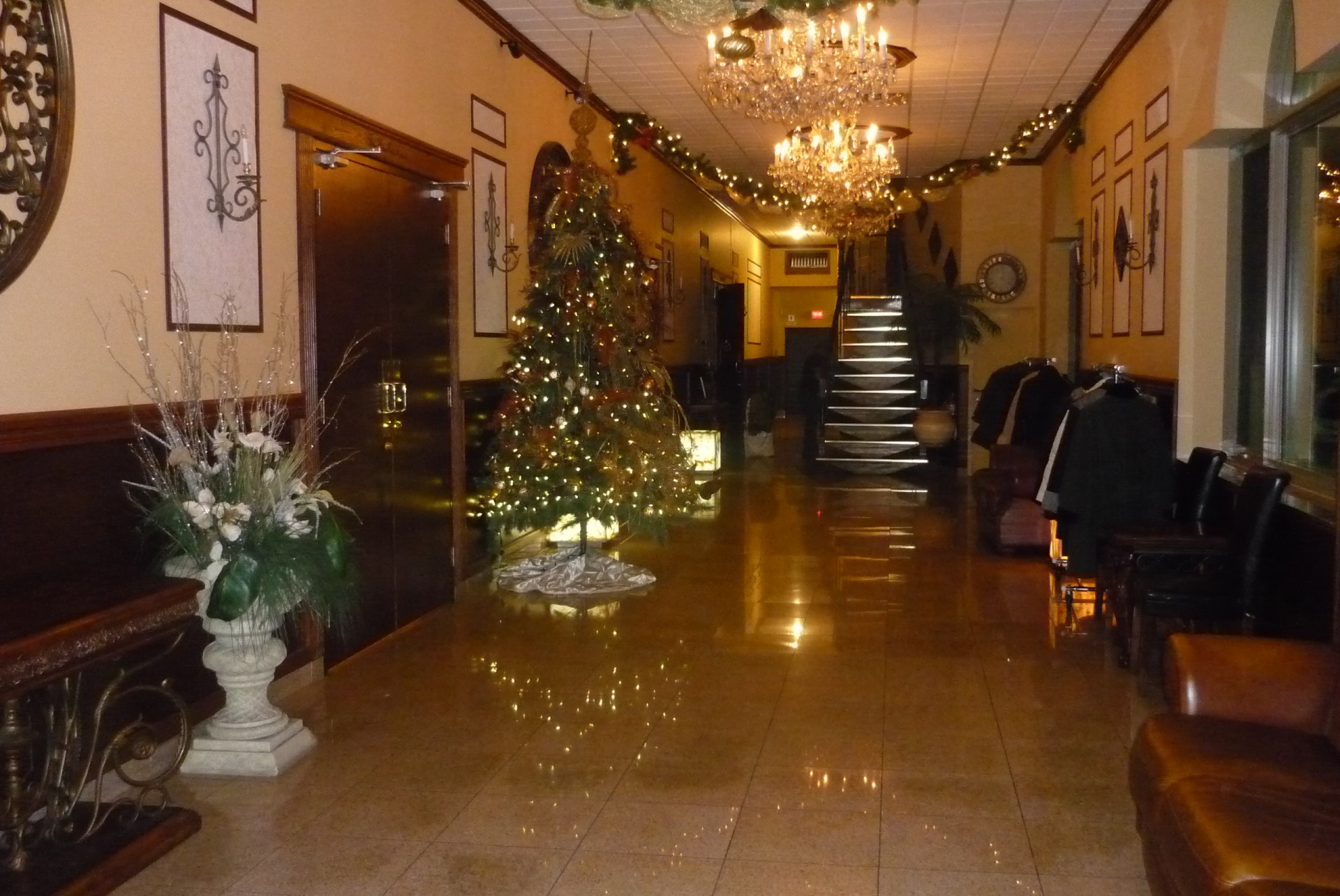 christmas decor hotel free photo