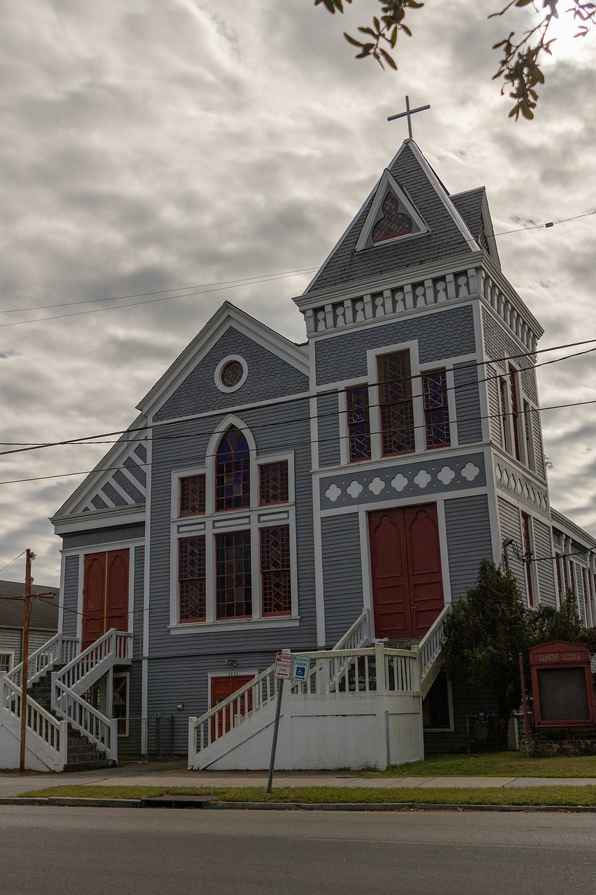 nola  church  new orleans free photo