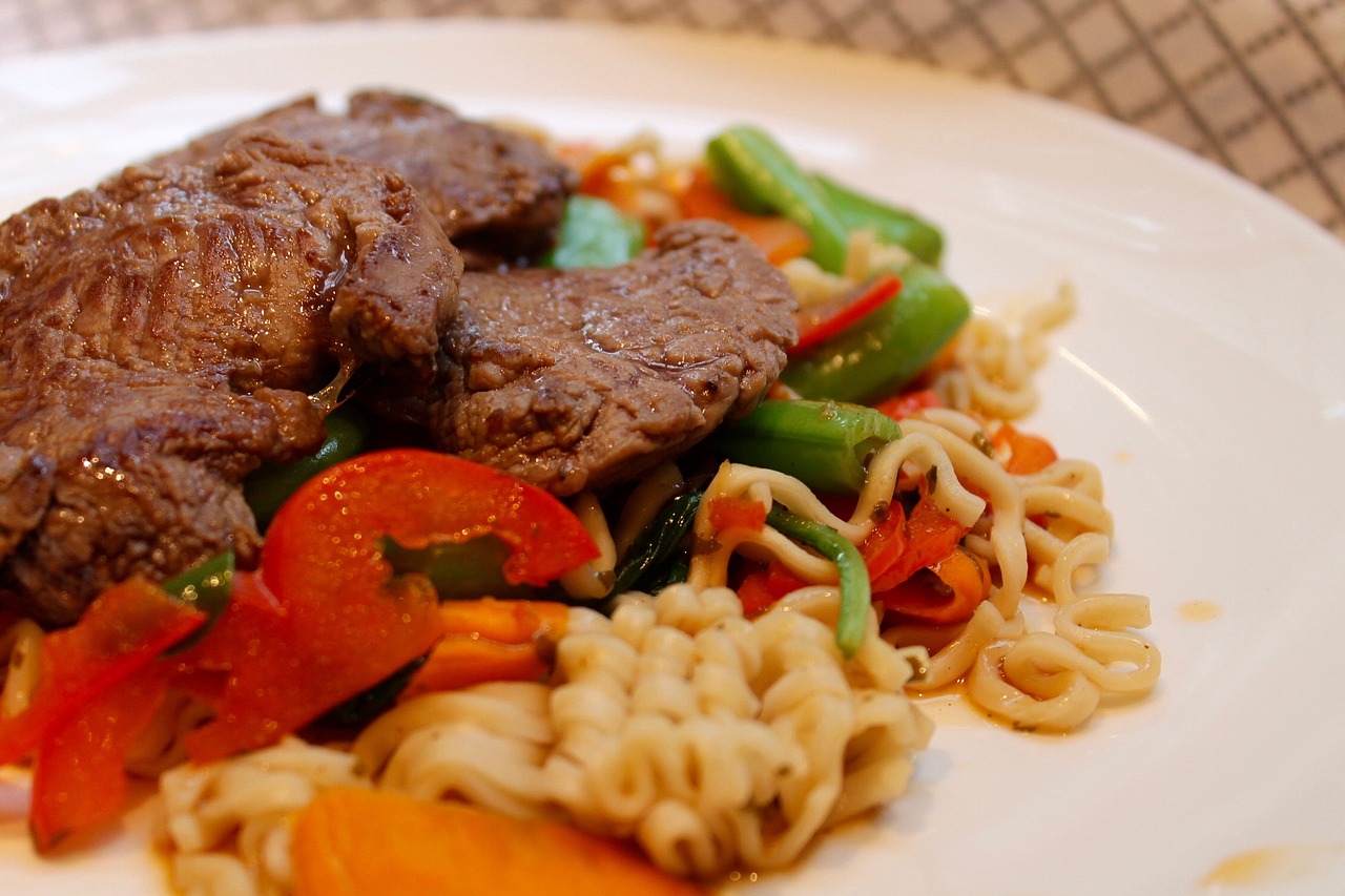 noodle steak vegetables free photo