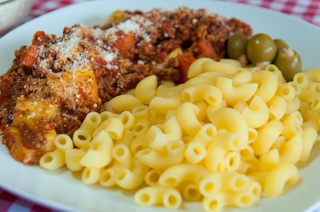 noodles minced meat bolognese free photo