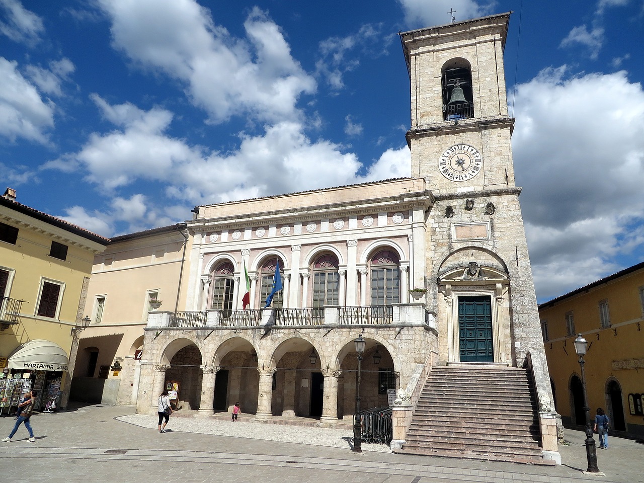 norcia city hall pre-earthquake free photo