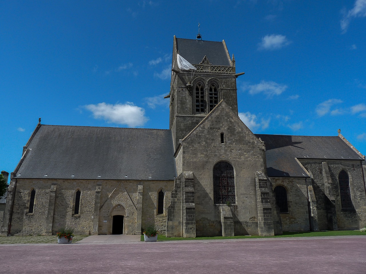 normandy holy-mother-church d day free photo