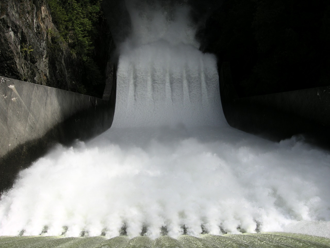 north vancouver cleveland dam dam control flow free photo