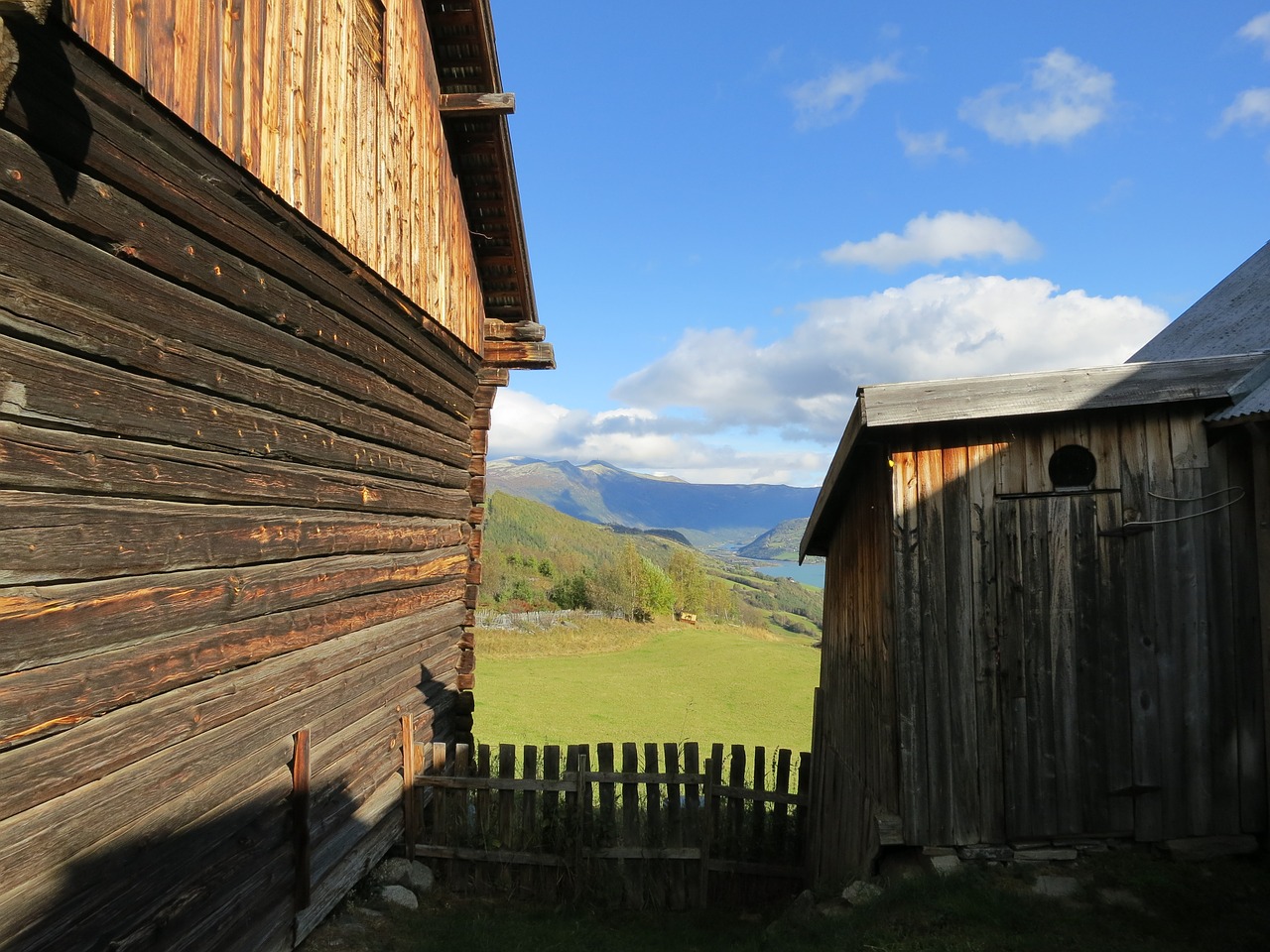 norway farm cabin free photo