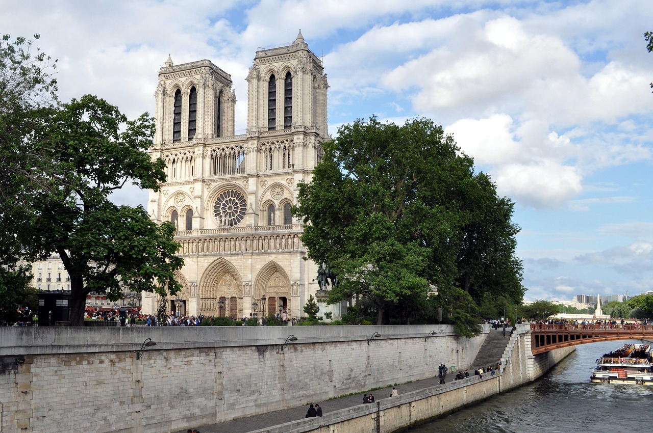 notre-dame paris architecture free photo