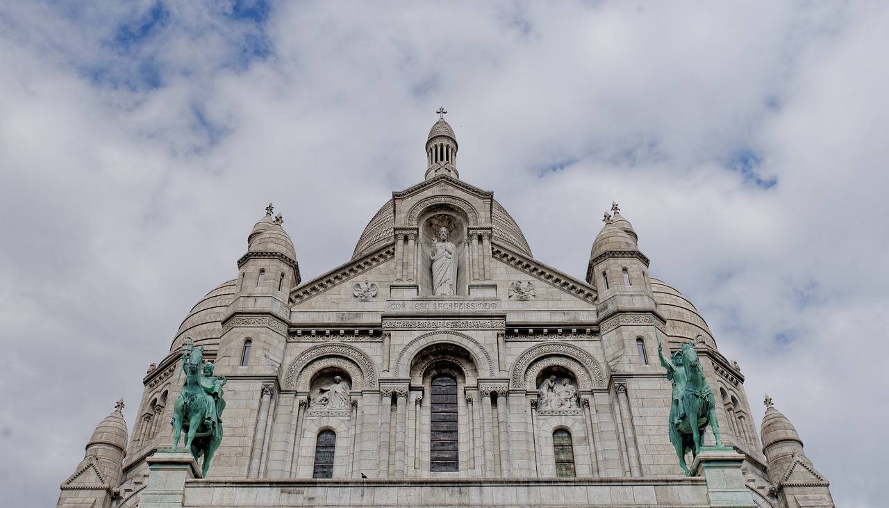 notre-dame montmartre paris free photo