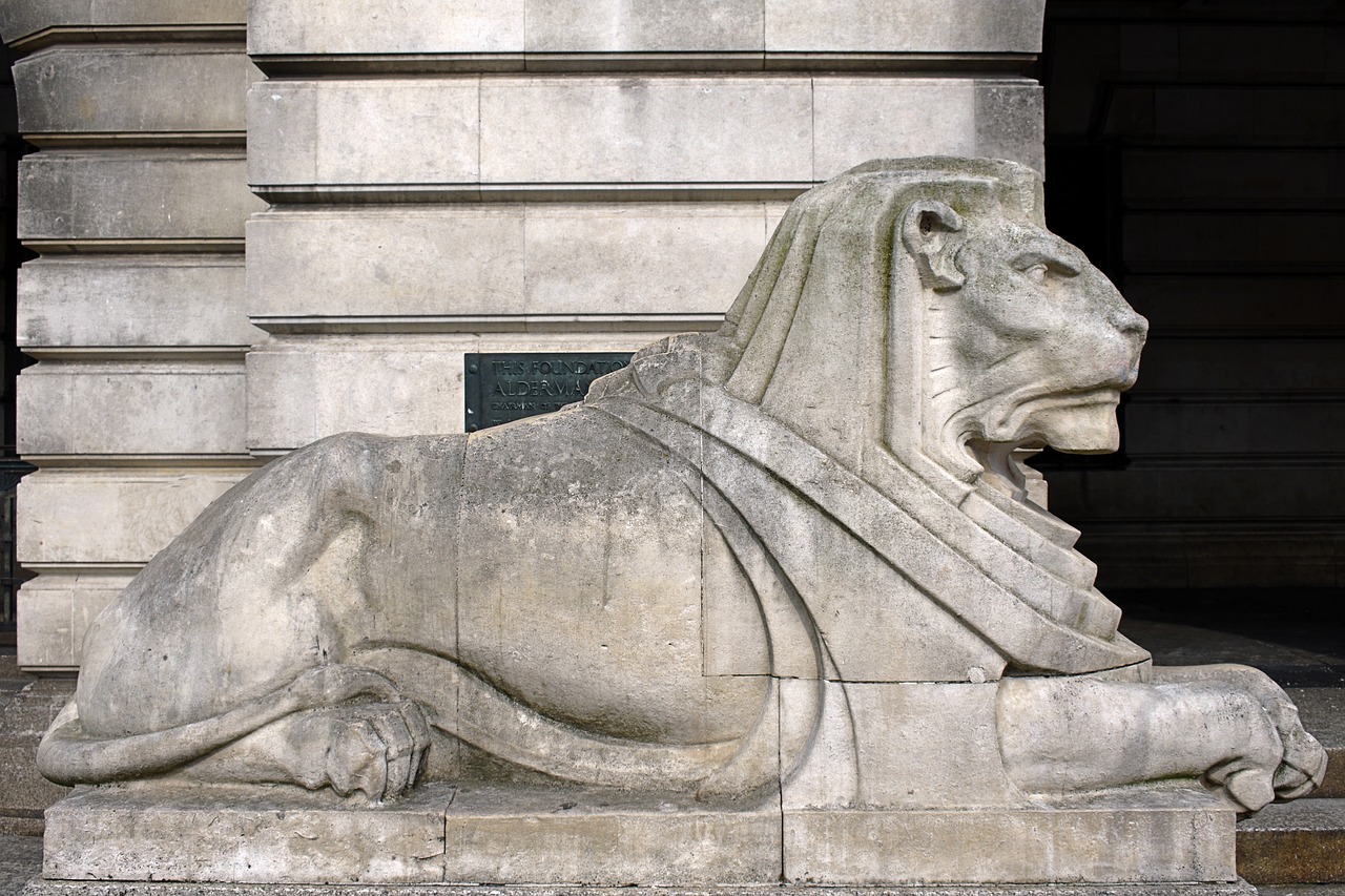 nottingham  market square  lion free photo