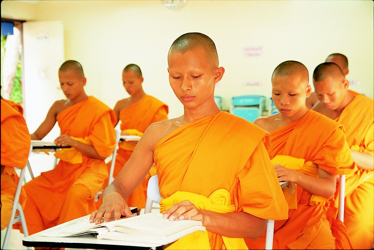 novices buddhist learn free photo
