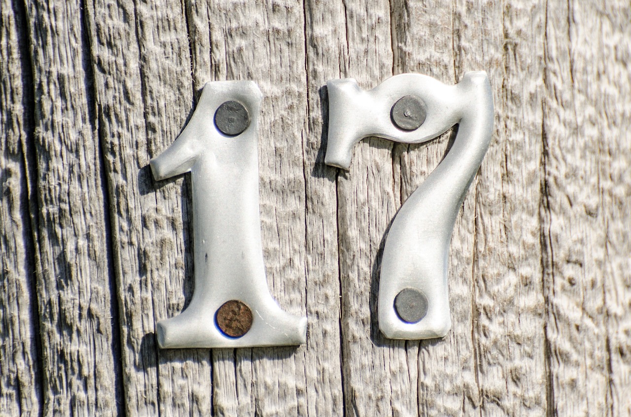 numbers 17 metal numbers on post free photo
