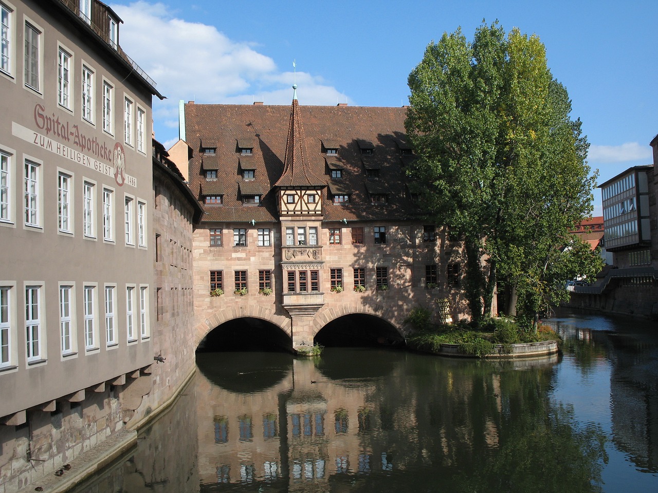 nuremberg  pegnitz  hangman bridge free photo