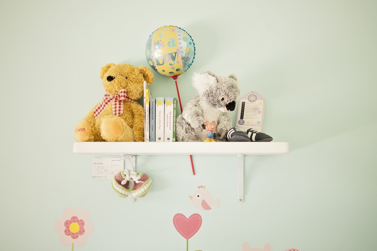 nursery decoration teddy shelf free photo