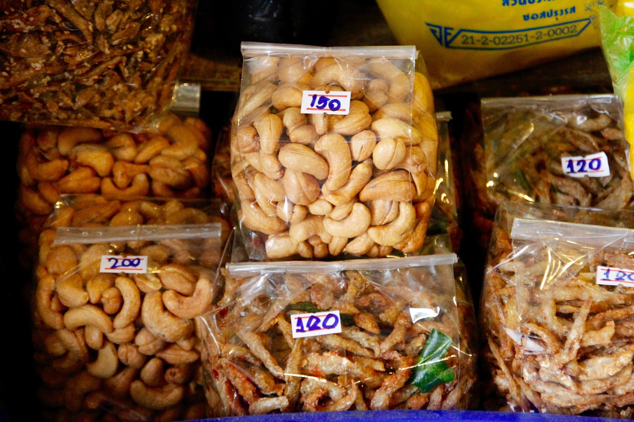 nuts cores market free photo