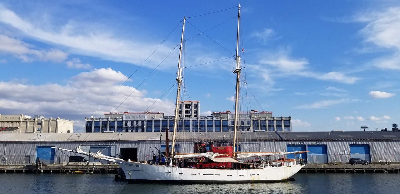 nyc  red hook  ship free photo