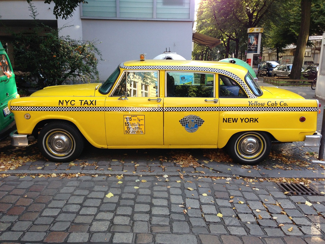 nyc taxi taxi berlin free photo