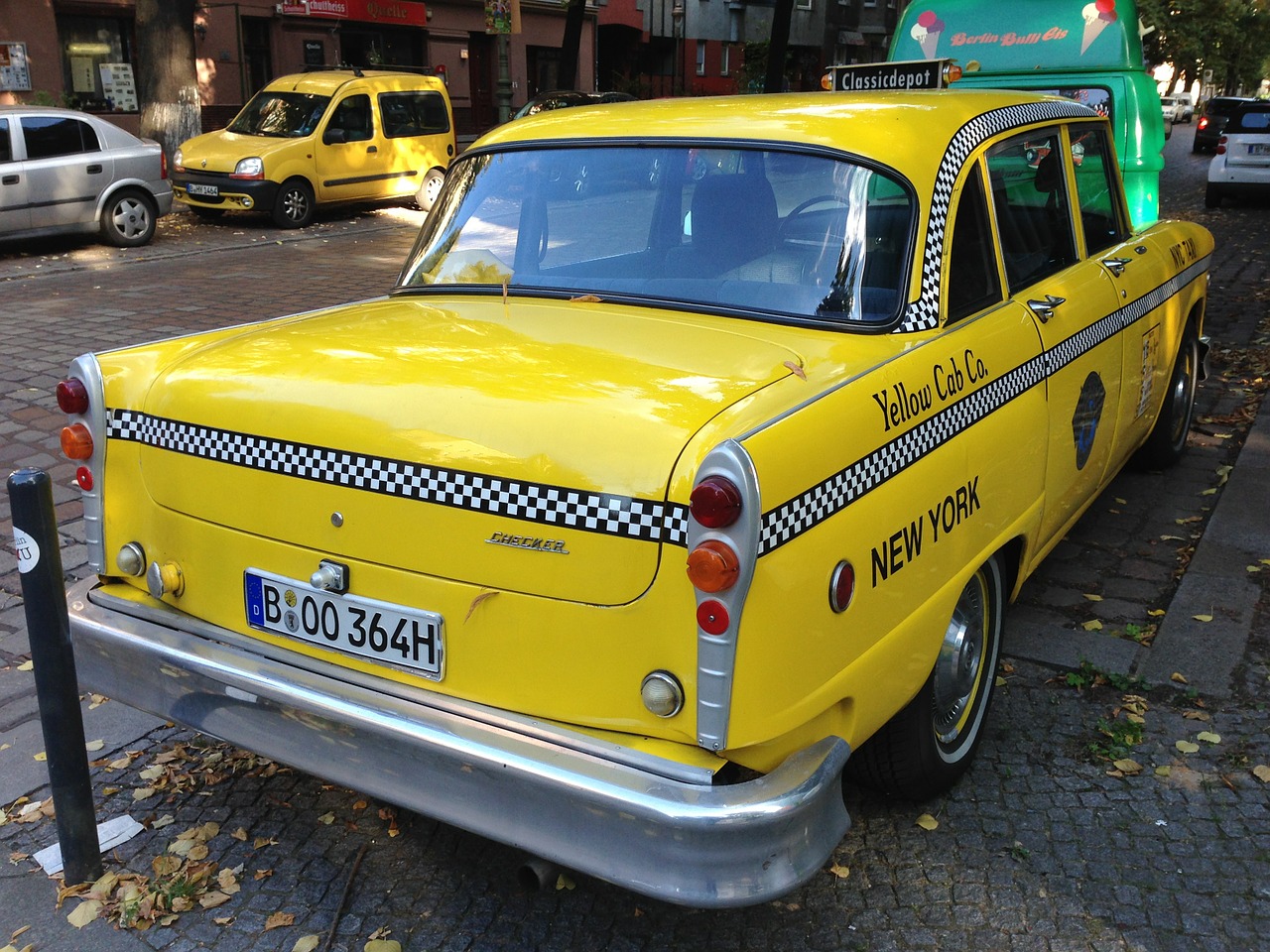nyc taxi taxi berlin free photo