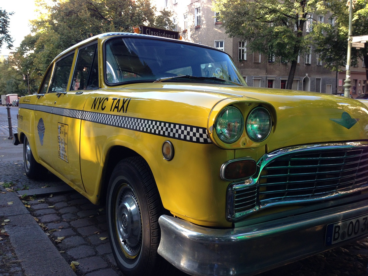 nyc taxi taxi berlin free photo