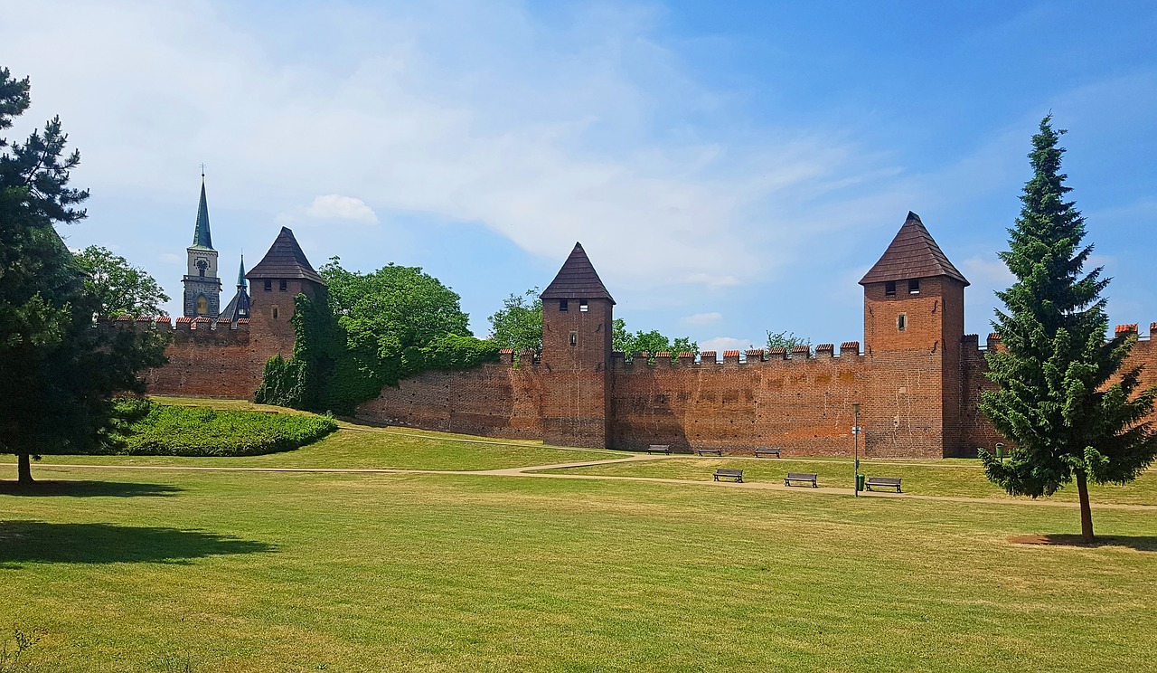 nymburk  the walls of the  monument free photo