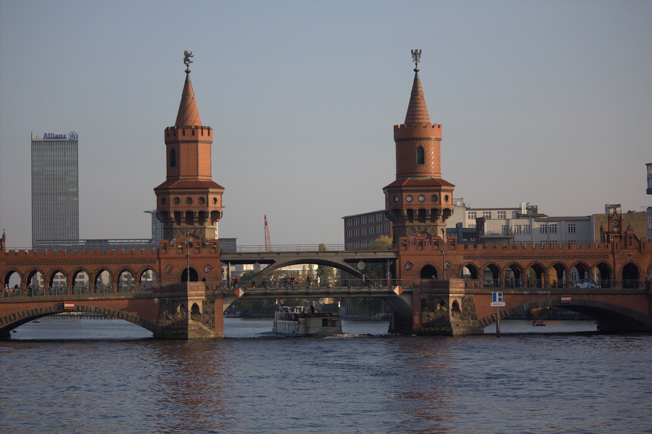 oberbaumbrücke berlin spree free photo