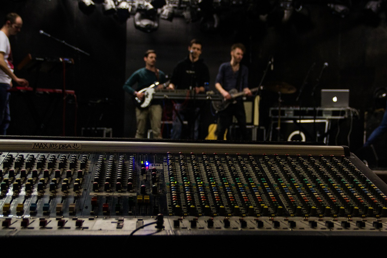 occur band mixing console free photo