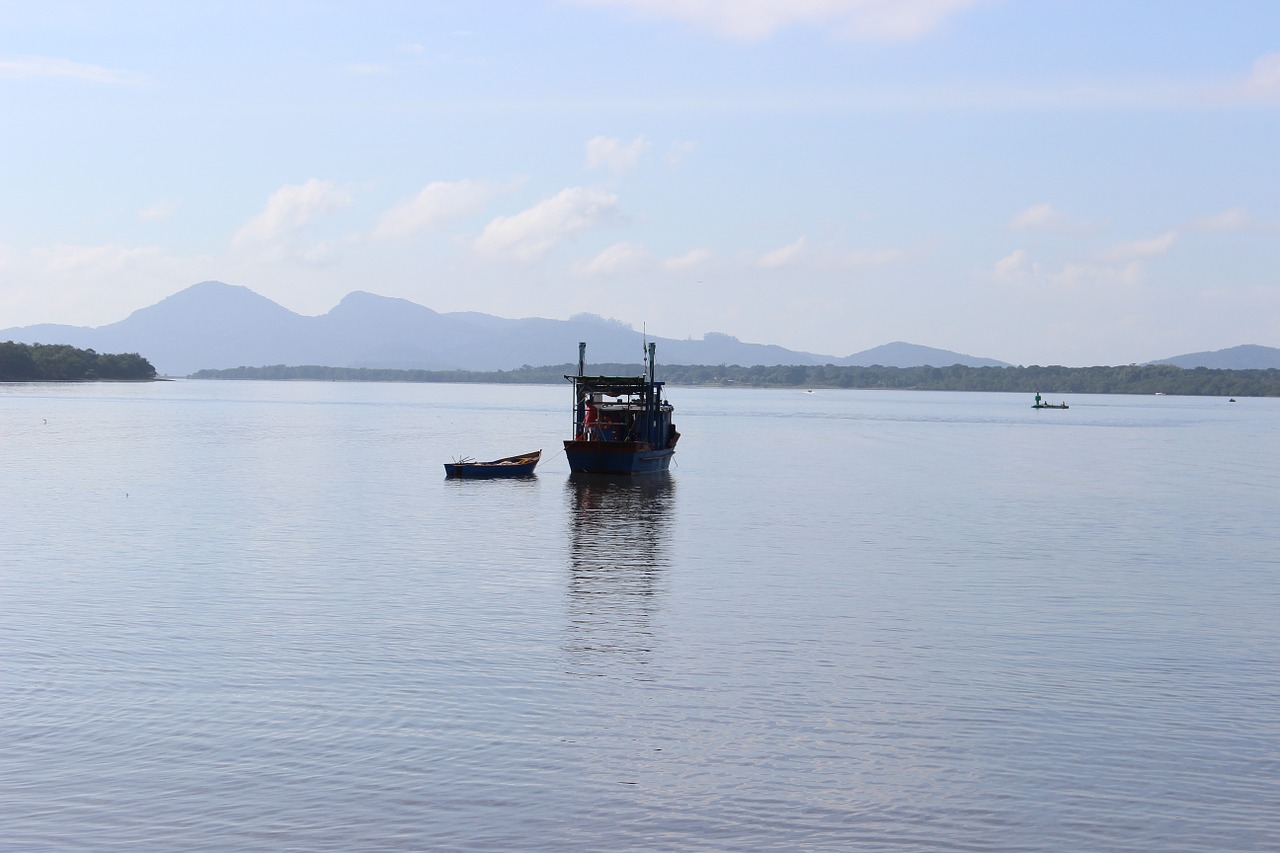 ocean blue boat free photo