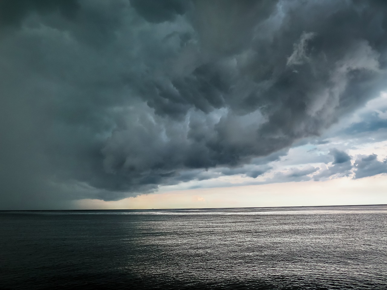 Edit free photo of Ocean,sea,water,horizon,storm - needpix.com