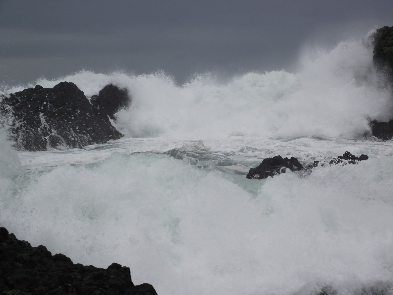 ocean water rocks free photo