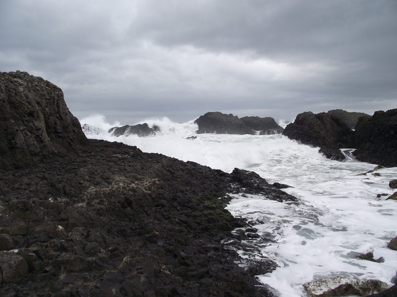 ocean water rocks free photo