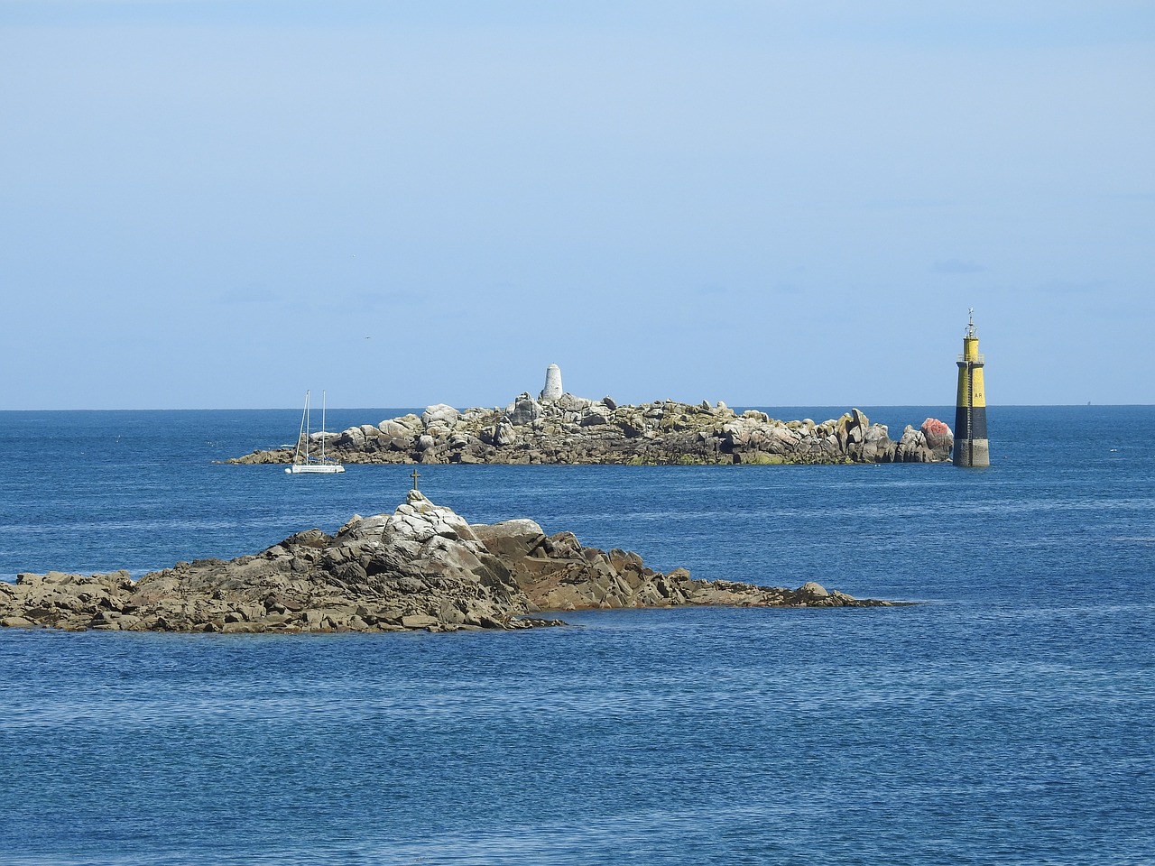 ocean  britain  lighthouse free photo