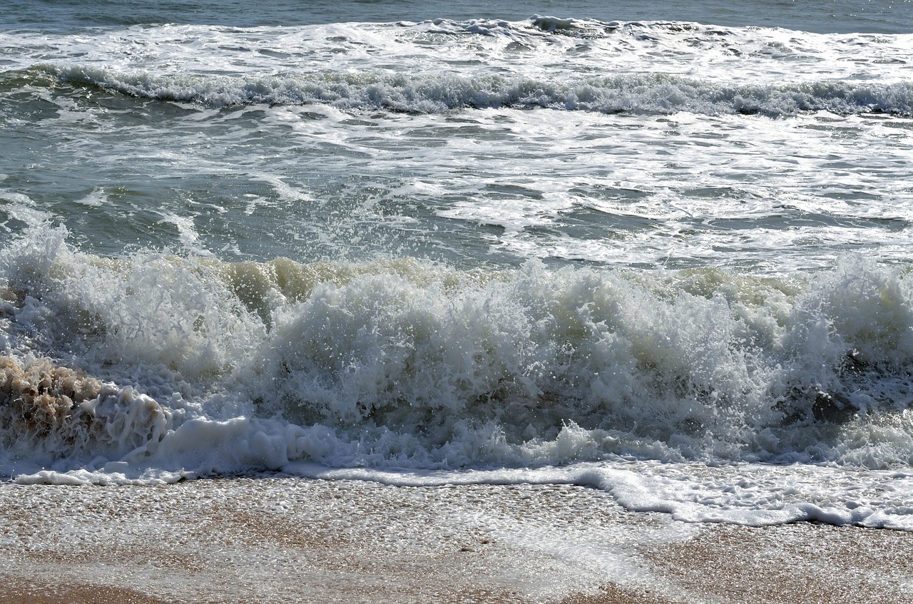 ocean  waves  foam free photo