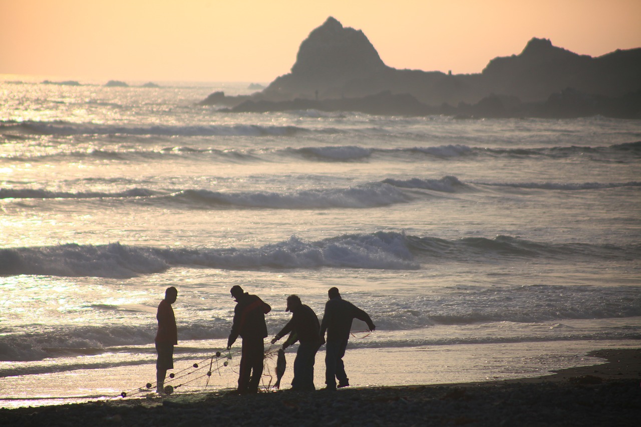 ocean  sea  fishermen free photo