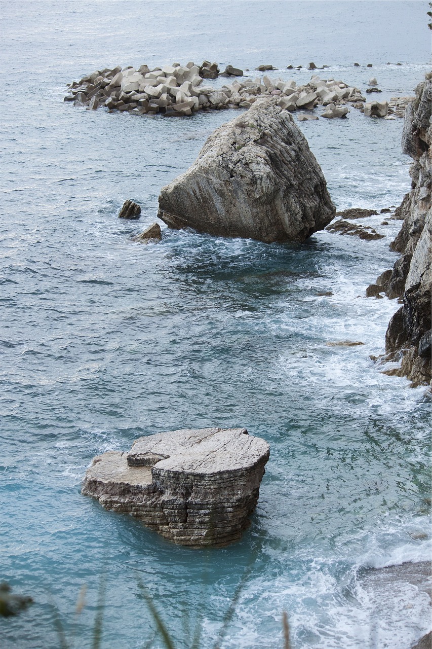 ocean rocks boulders free photo