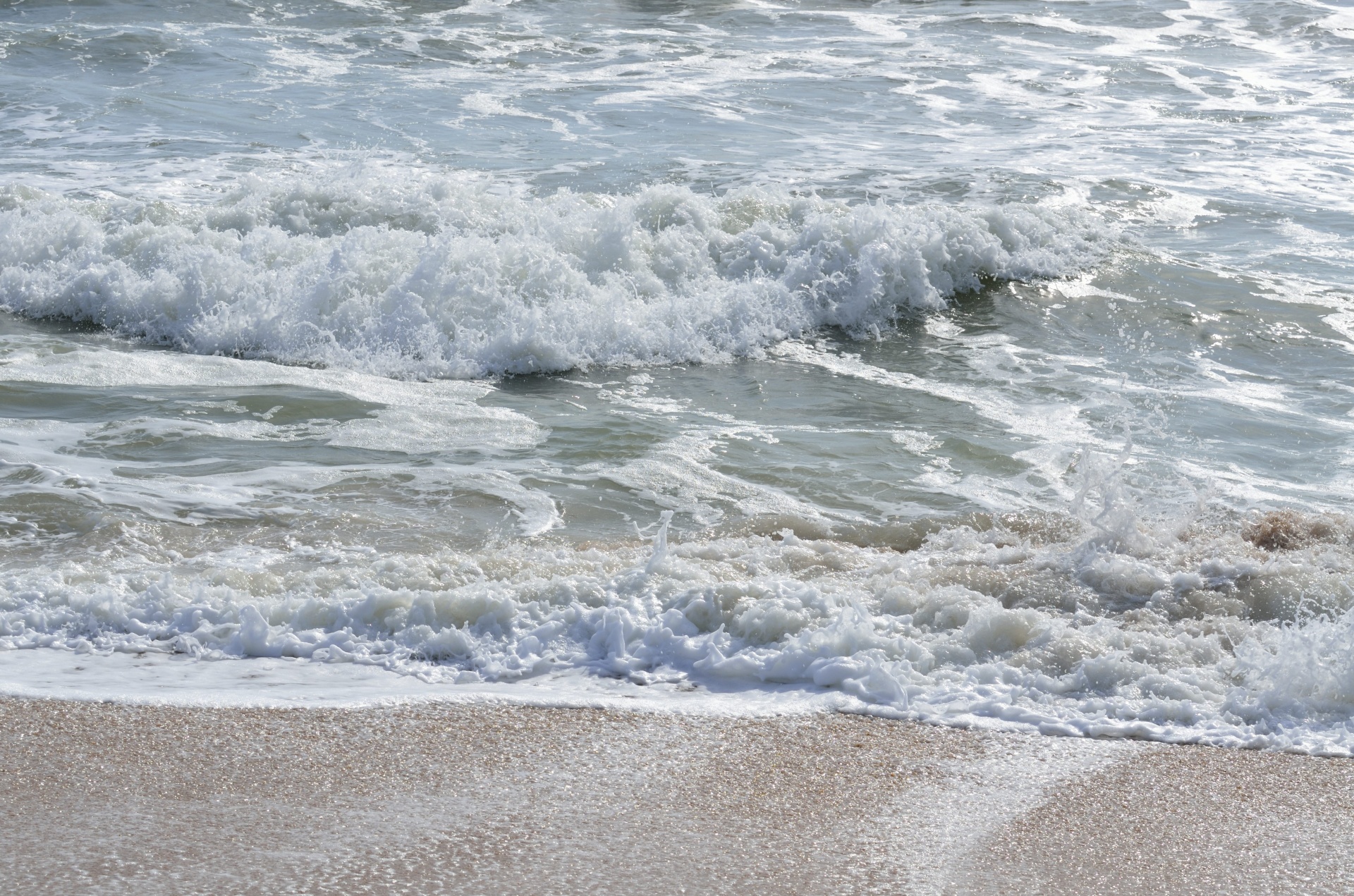 beach flowing foam free photo