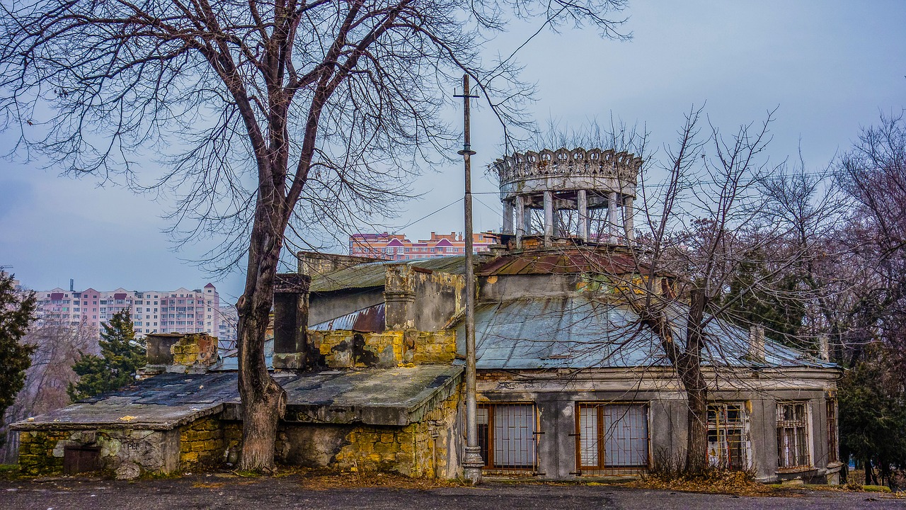 odessa park building free photo