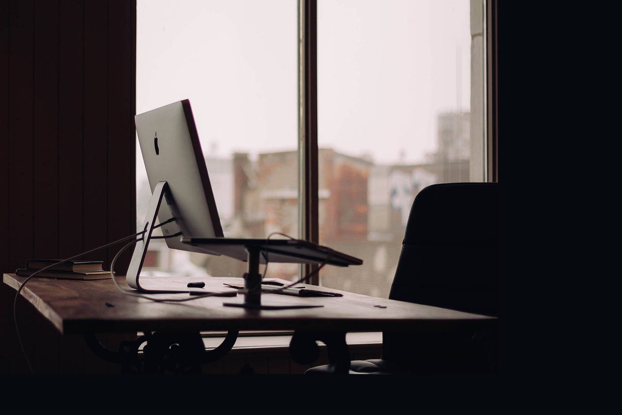 office desk apple free photo