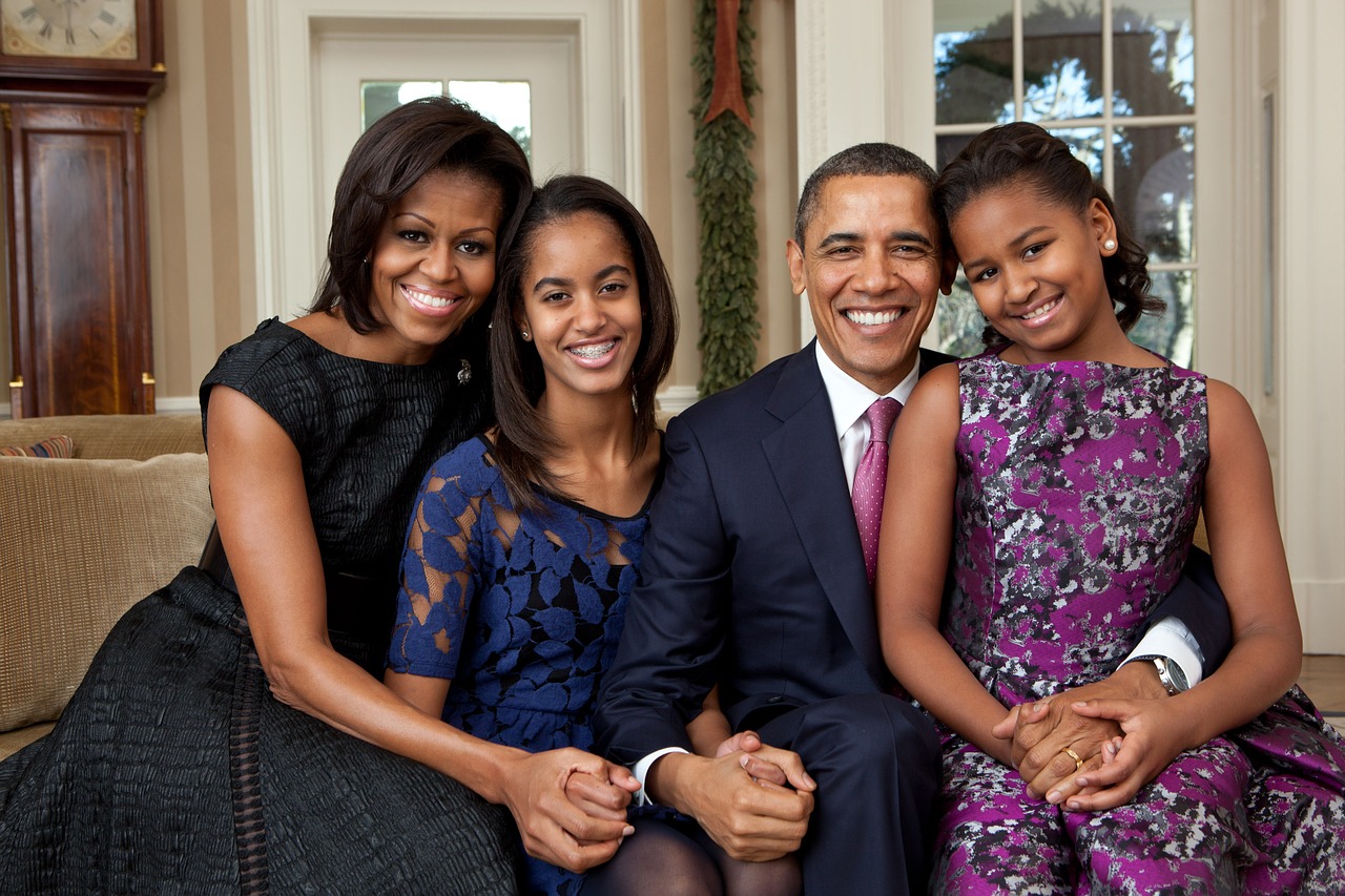 official portrait obama family 2011 free photo