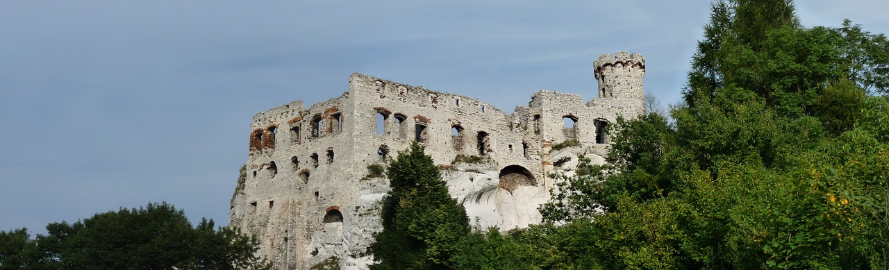 ogrodzieniec panorama castle free photo