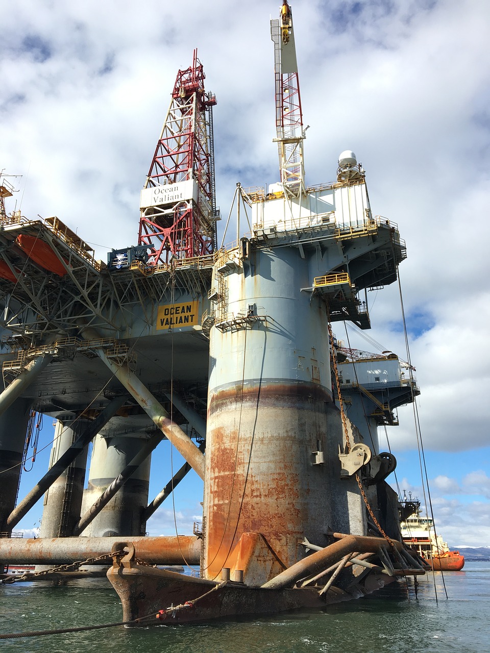 oil industry industry drilling rig ocean valiant free photo