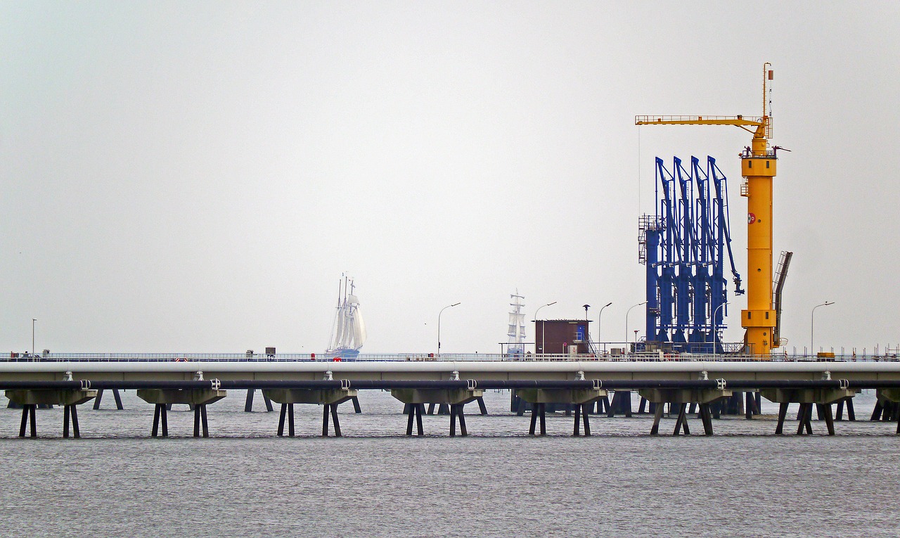 oil port sea bridge conveyors free photo