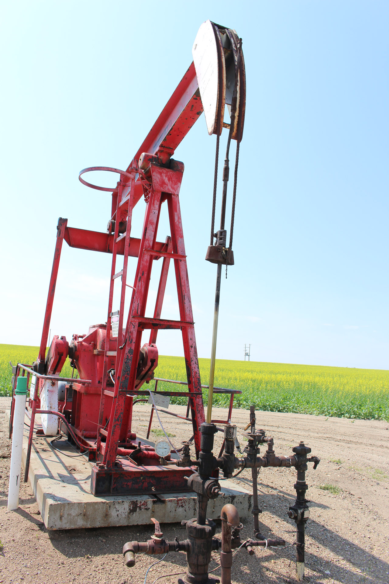 oil pump jack free photo