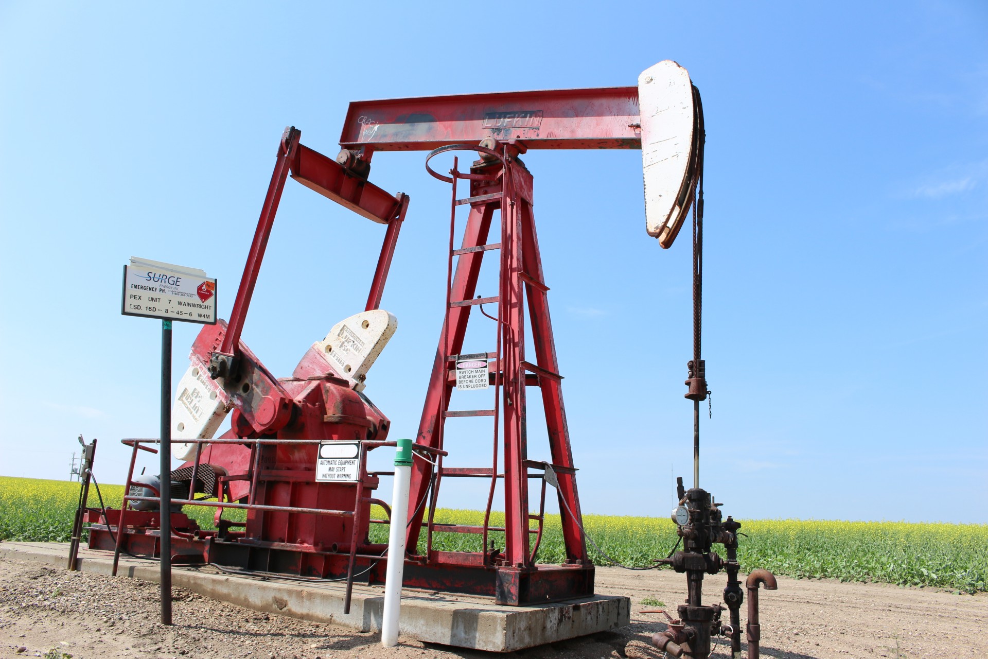 oil pump jack free photo